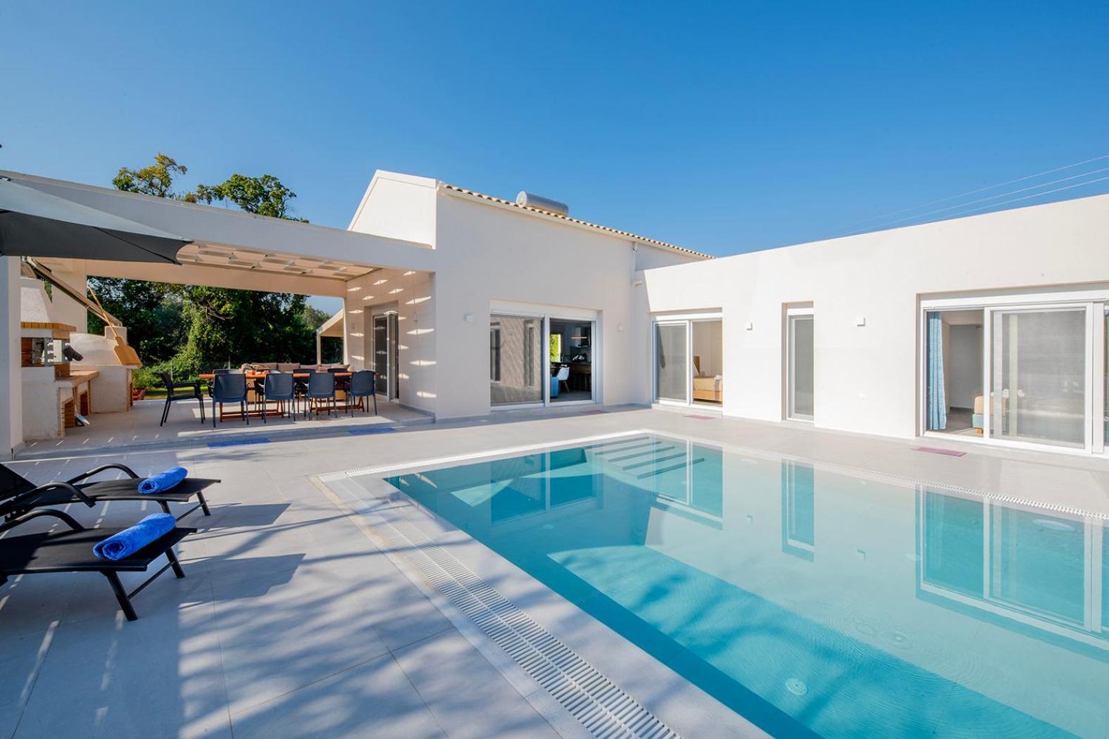 Villa Ami, Roda, Corfu: 10 Guests, Heated Pool, Private Mini Golf, Pool Table & More!! Exterior foto