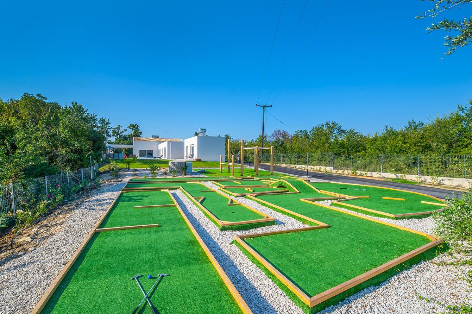Villa Ami, Roda, Corfu: 10 Guests, Heated Pool, Private Mini Golf, Pool Table & More!! Exterior foto